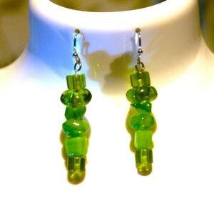 Green glass dangle earrings ED-8-017